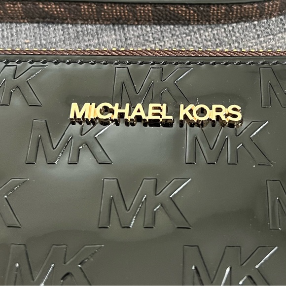 NWT MICHAEL KORS CHARM LARGE ZIP CLUTCH WRISTLET - Picture 8 of 8